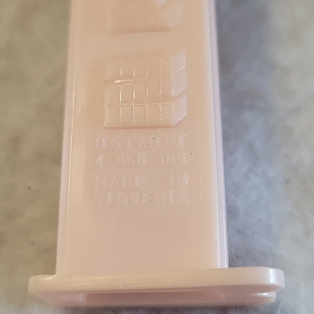 1 Vtg 90 PEZ White Easter Bunny D Rabbit Light Pink Footed Candy Dispenser